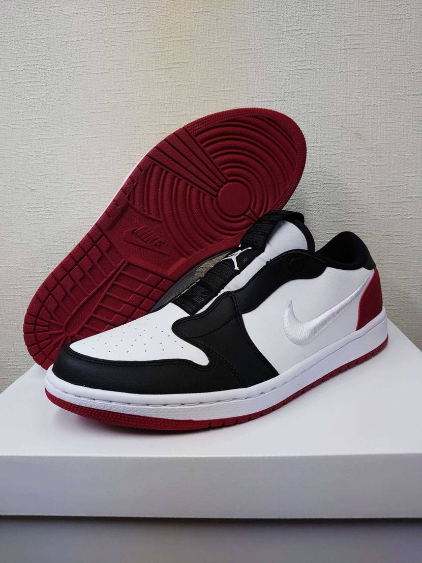 ウィメンズですが、前から気になってたAJ1スリッポン ブラックトゥがSALEとポ