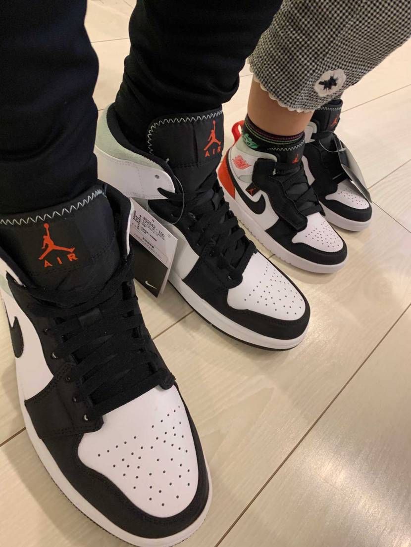 AJ1 Mid×2到着!!
素材感で賛否両論(というか、ほとんど否ですかね💦