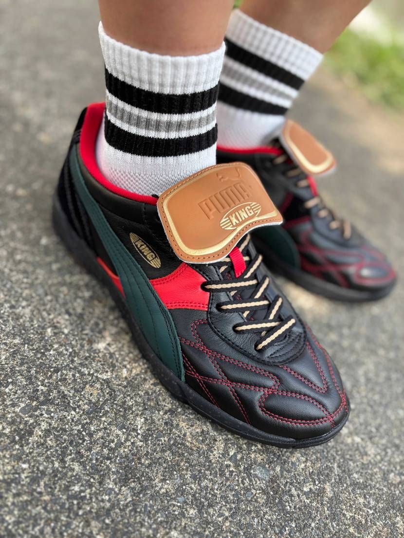 拘りの詰まりまくった一足。
素材とカラーリングの特別感。