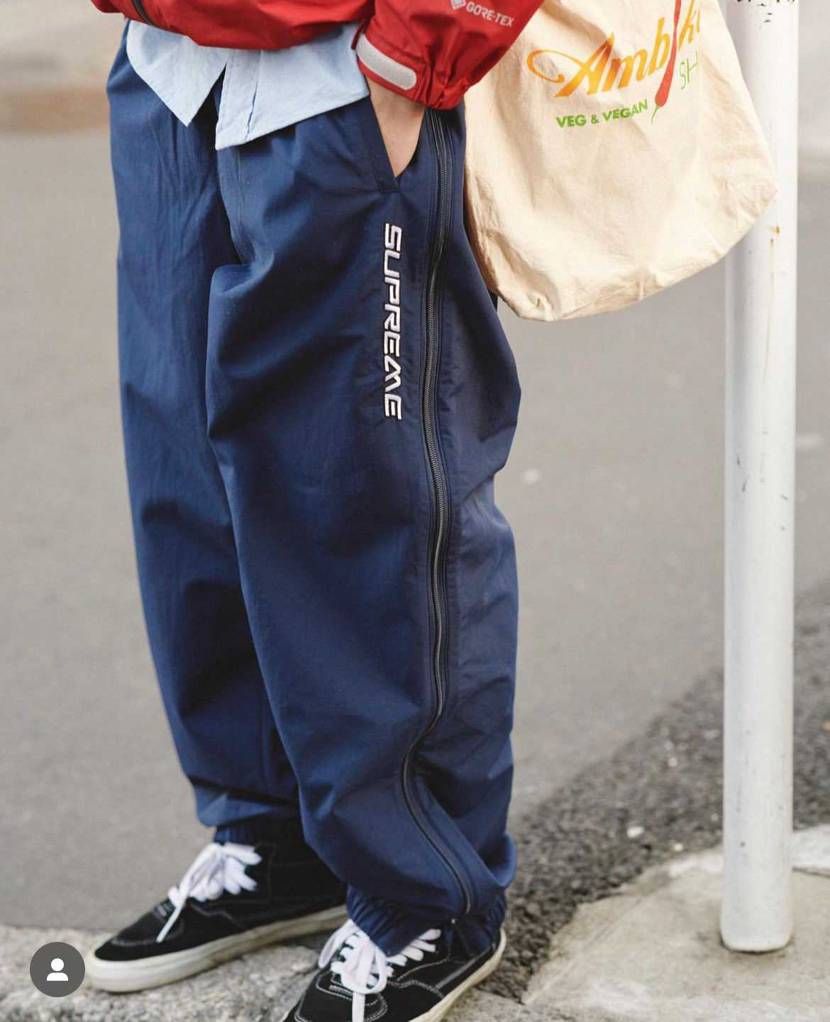 どなたかこのシュプのパンツの正式名称わかる方いませんか（ ;  ; ）