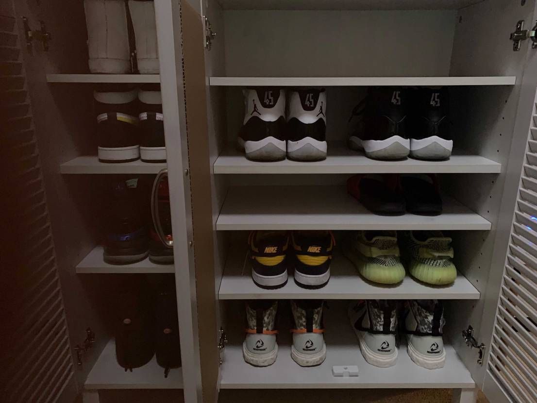 部屋にスニーカーボックス作った、、（ニトリ）