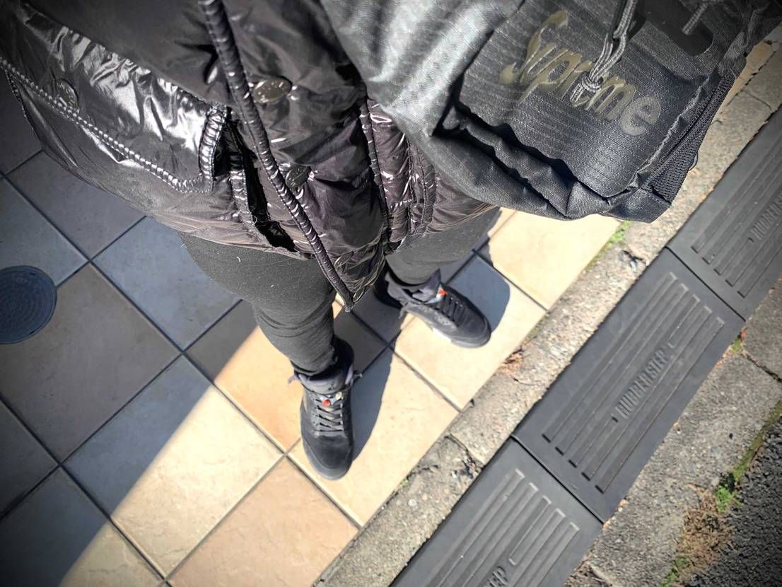 ヘッズの皆さん、こんにちは♪笑
今日はぷらっと渋谷の例の通りにスニーカーの
