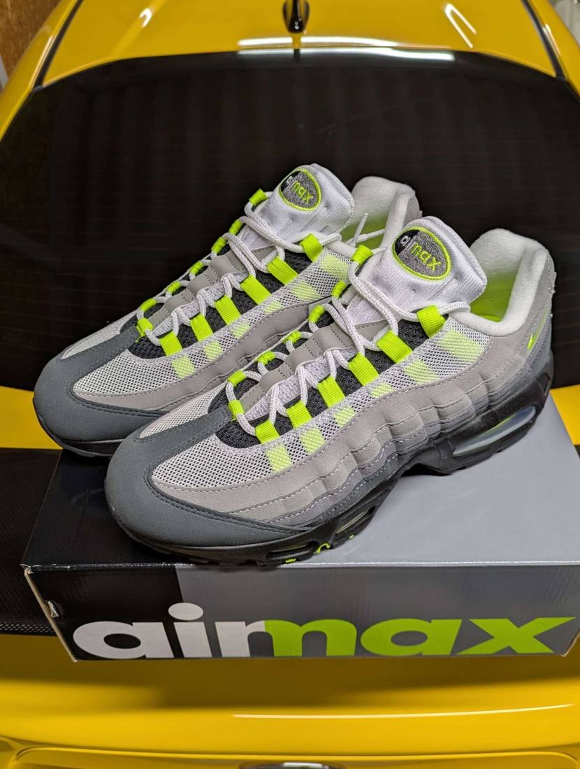 3月26日のAIR MAX DAYでNIKE.comにて購入したイエローグラデが