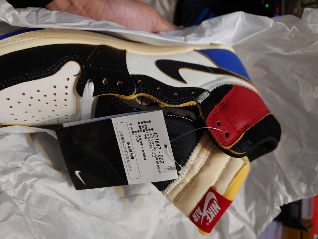 発売当日、エラーで抽選に参加できず、ここで買ったはいいものの、自分には過ぎた代物