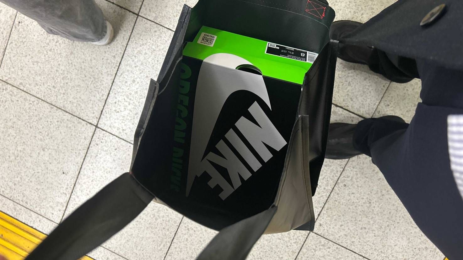ジョーダン系全はずれしたから買えたやつ
店舗まで来て受け取