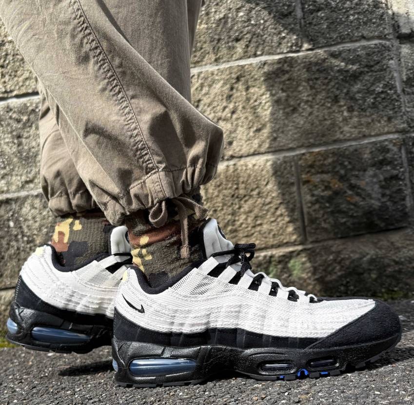 春分の日、アトリエ始めました👟✨
素材のせいかボリュームがある様に見えます☝🏾