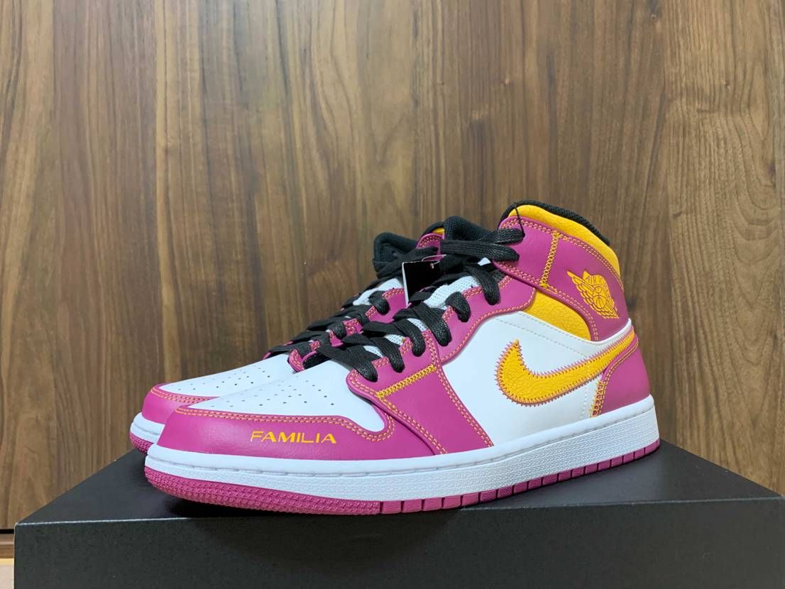 死者の日のAJ1MIDに色味似てる気がする…!!白紐に替えようかな😊