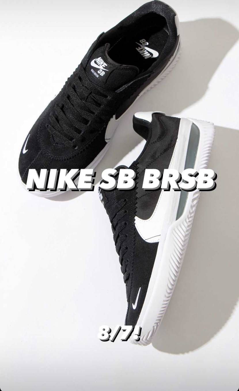 白ベース赤スウッシュはまだか。。。