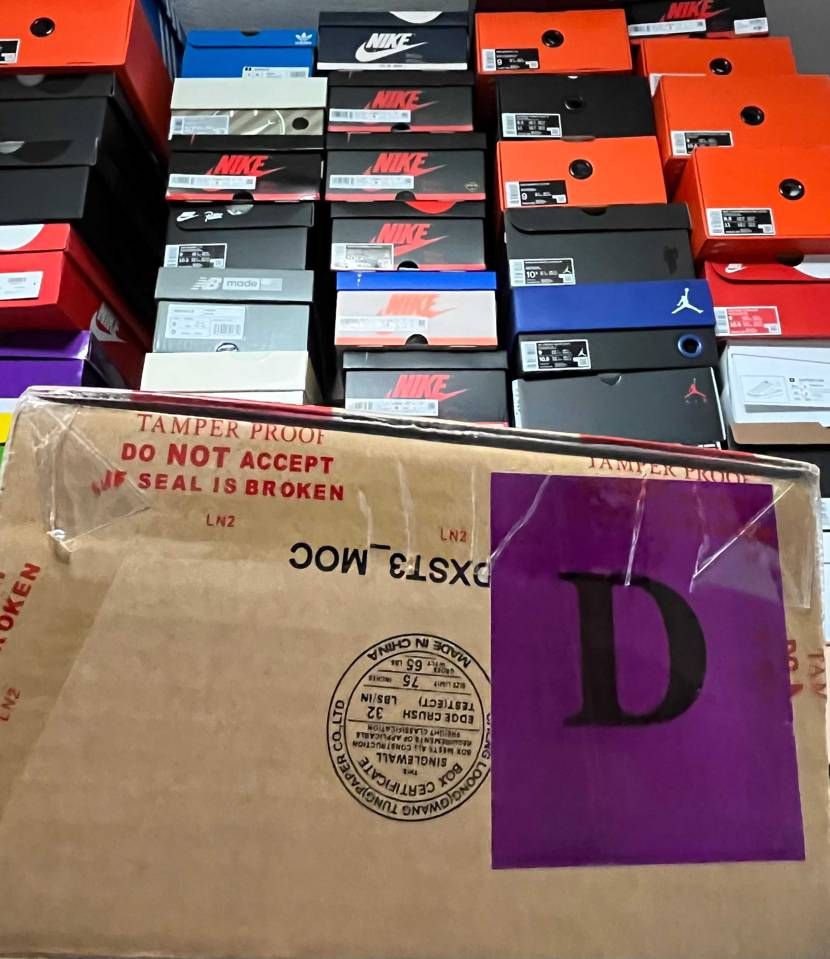 by you AIR FORCE 1到着😁
by youで初めてダンボールにシ