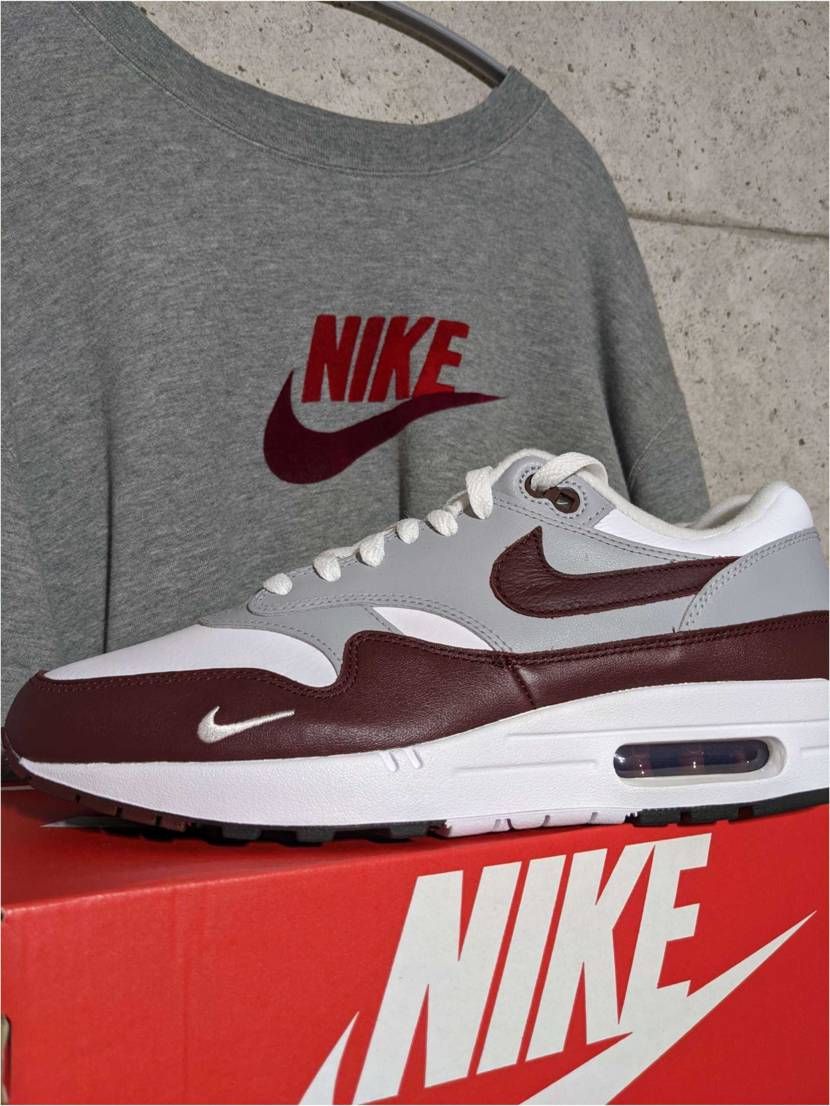 緑の方を買おうとしてたけど、渋くて良い色に惹かれた。
買った後に寄った古着屋で相