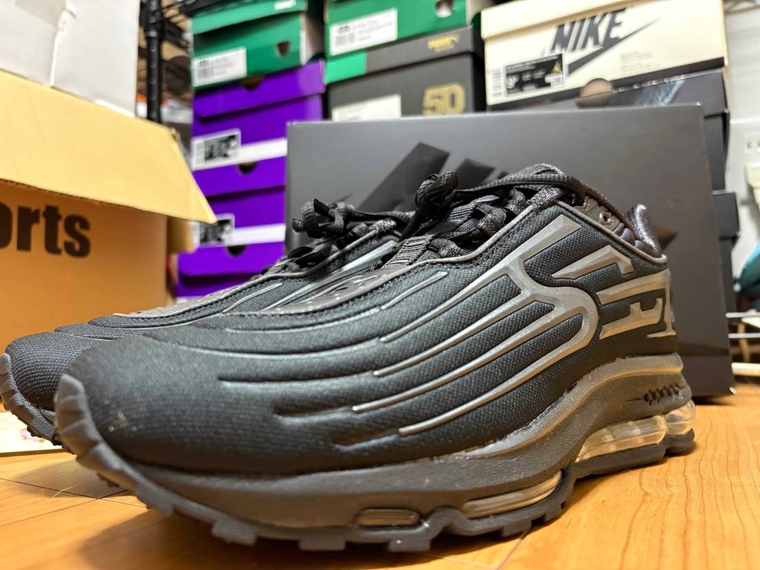 supreme airmax2001届きました。
足入れの