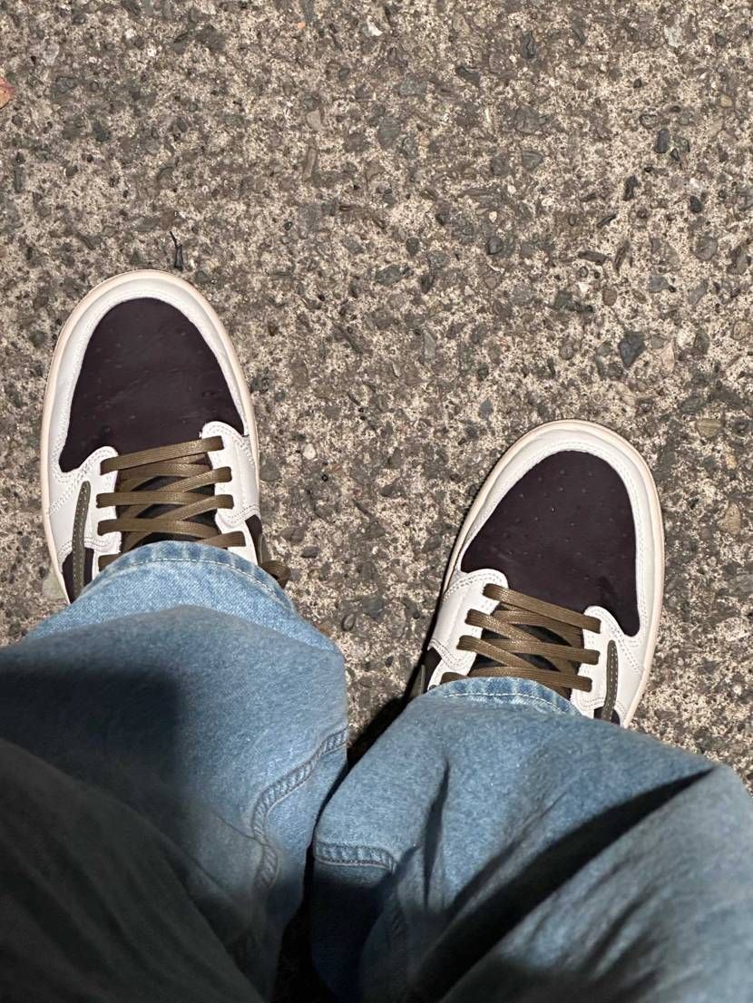 白紐片方だけ洗ったら0.3ミリくらい太くなったからオリーブに変えた
普通に萎え