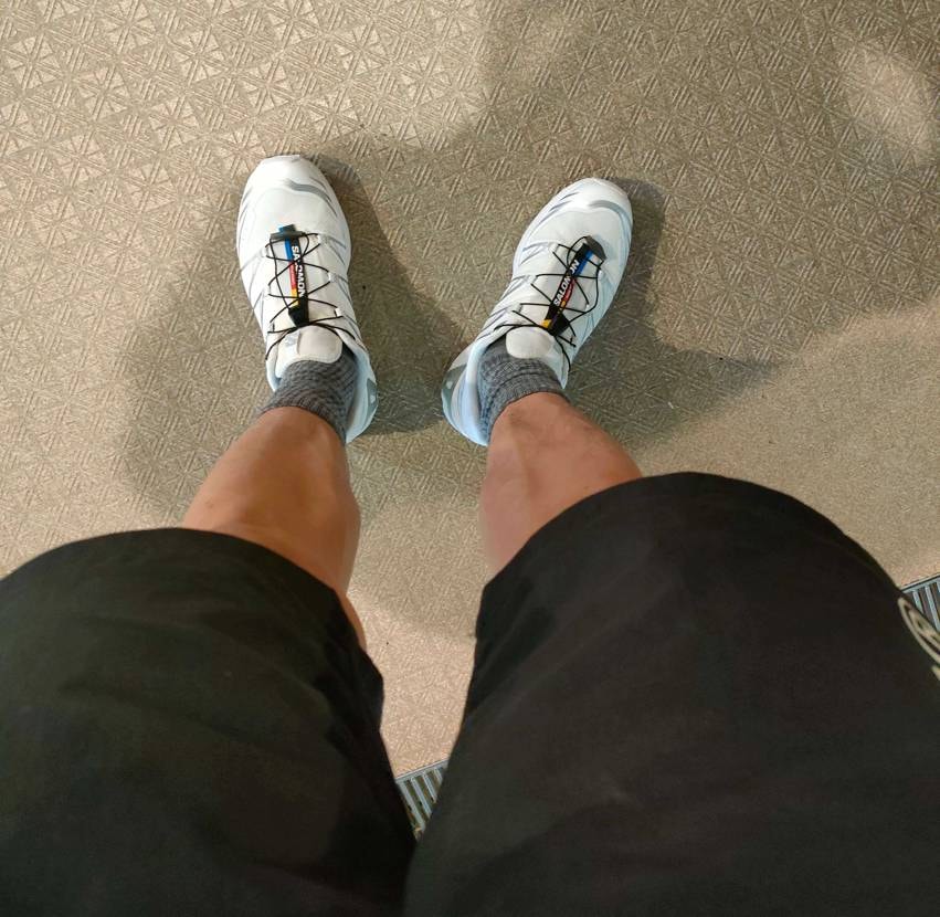 SALOMON👟