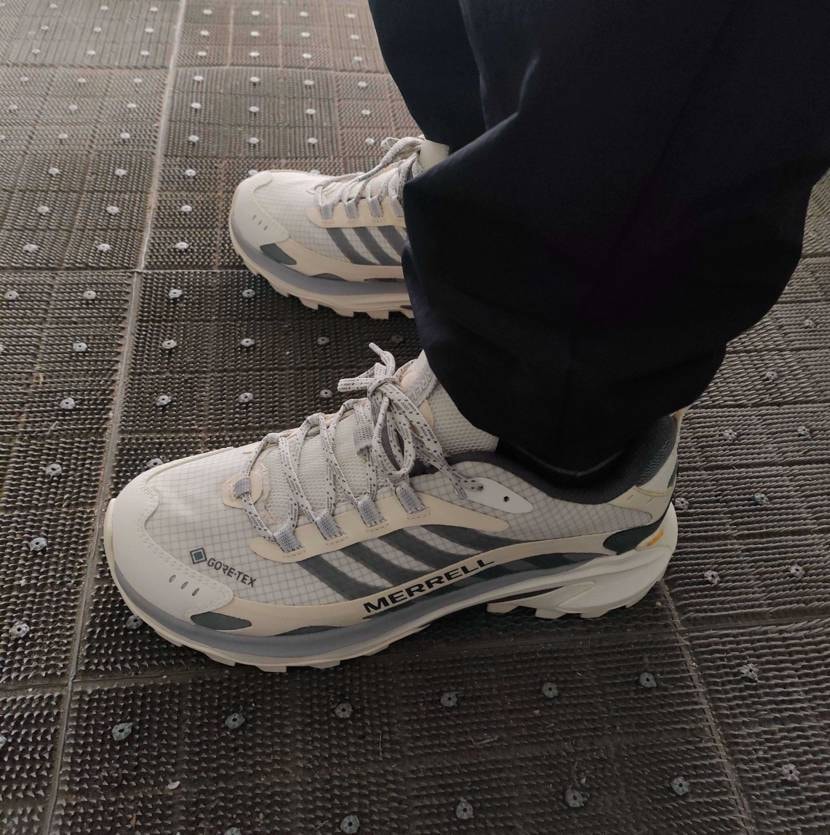 めっちゃいい👍
久々に自信を持ってオヌヌメできる👟です
見た目に反して軽いし