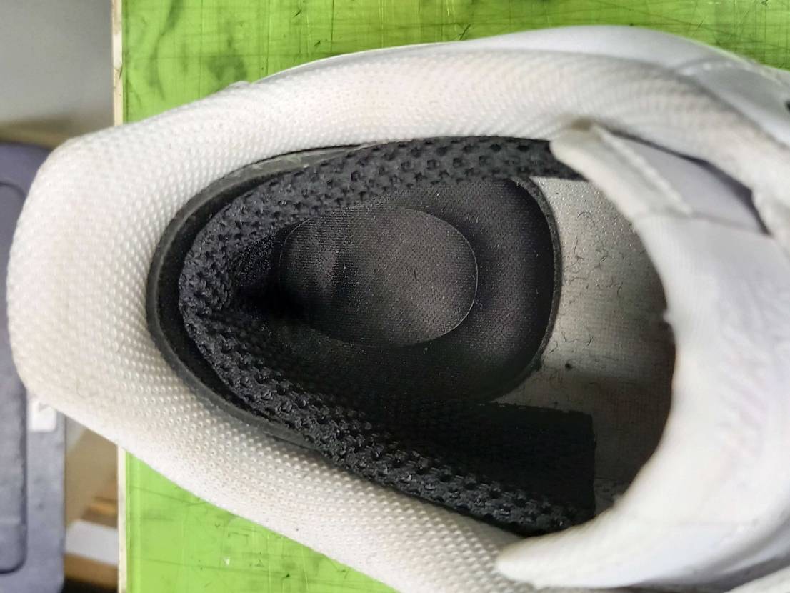 皆さんの様にオシャレカスタムではなく、エアフォース1の履き口