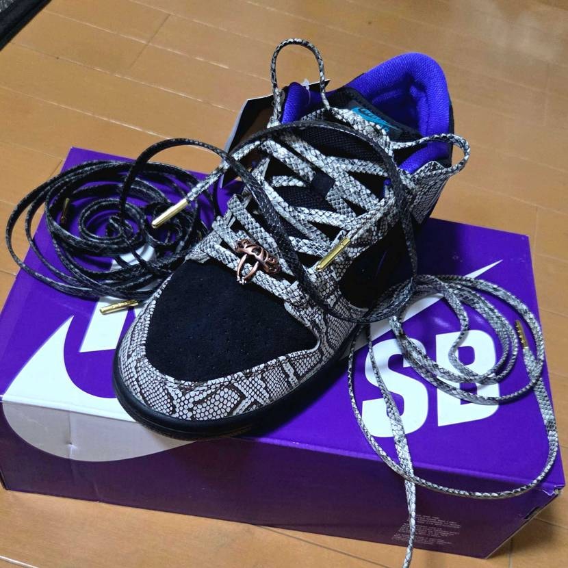 紫の発色も良き💜‪プレ値とか関係なくおれは自分がかっこいいと思うスニーカーは全部