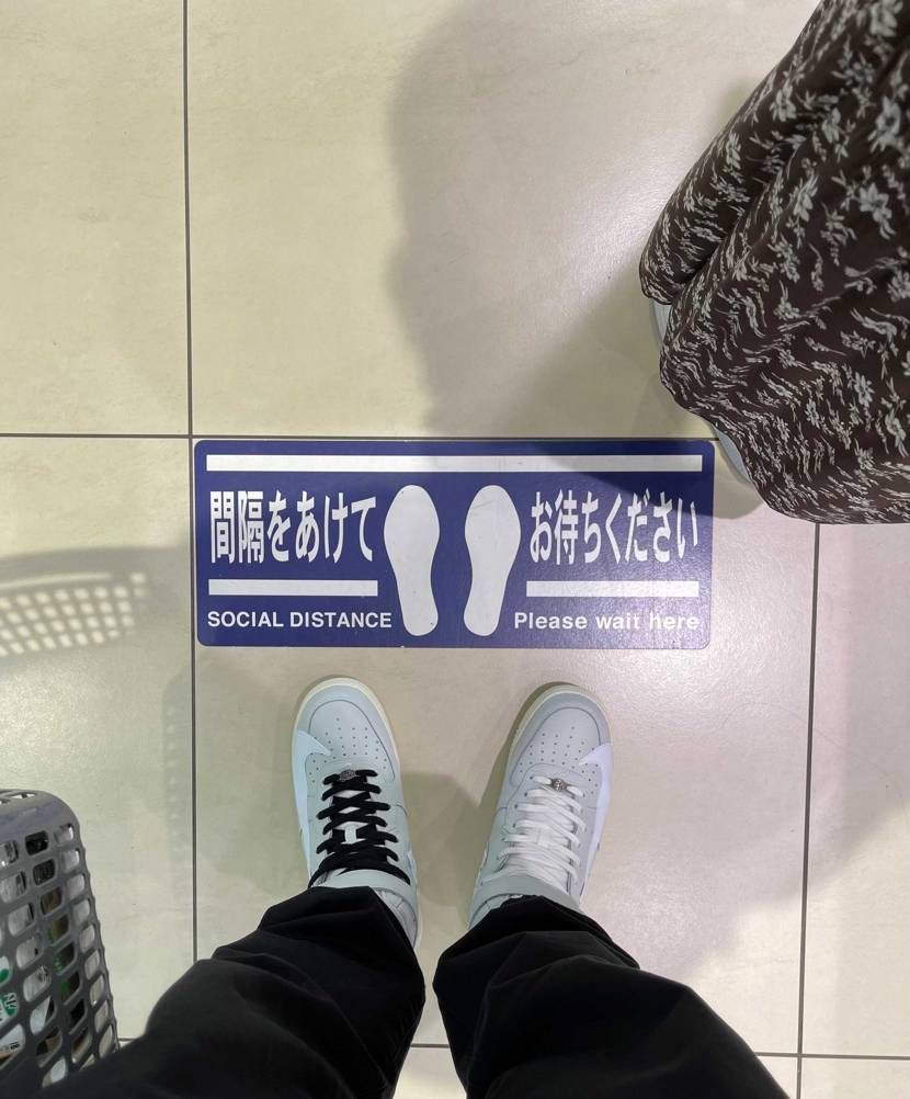 嫁と近所のスーパーへ。
雨降ってたけど、関係なく履いてやった🤤
冷たい目も