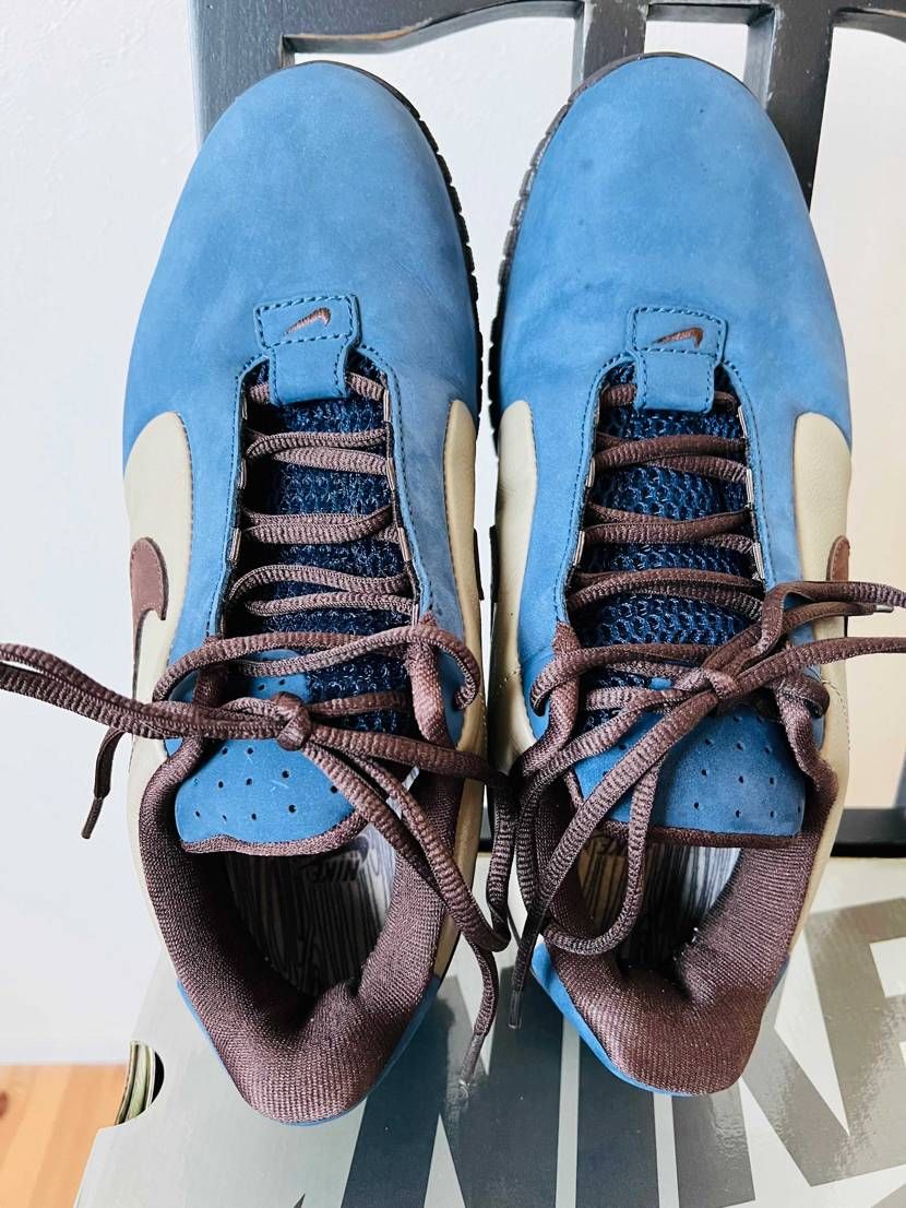 ズームエアURL😁！
丸っこいフォルムとこの色が好きで履い