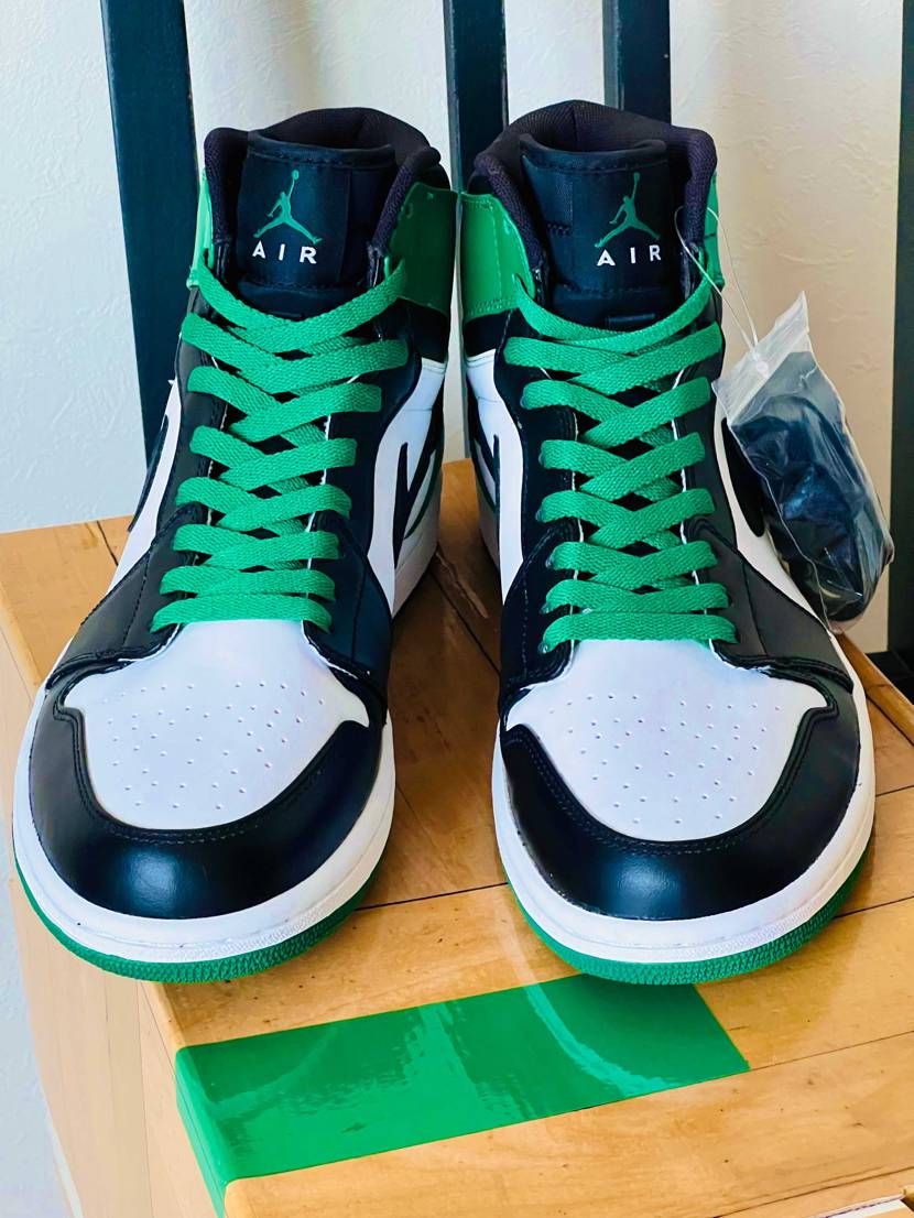 AJ1セルティック。この配色カッコいいよね！😁
まぁ、言っ