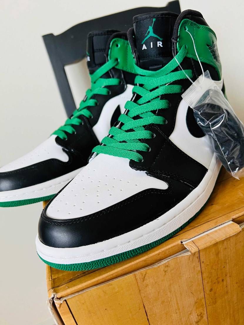 AJ1セルティック。この配色カッコいいよね！😁
まぁ、言っ
