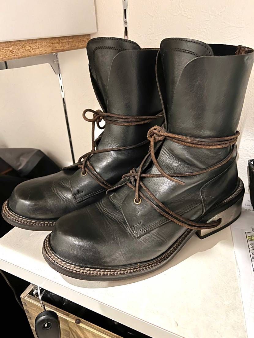 おそらく誰も興味を持たないだろうけどダークビッケンバーグのブーツ😄
流行ったよ