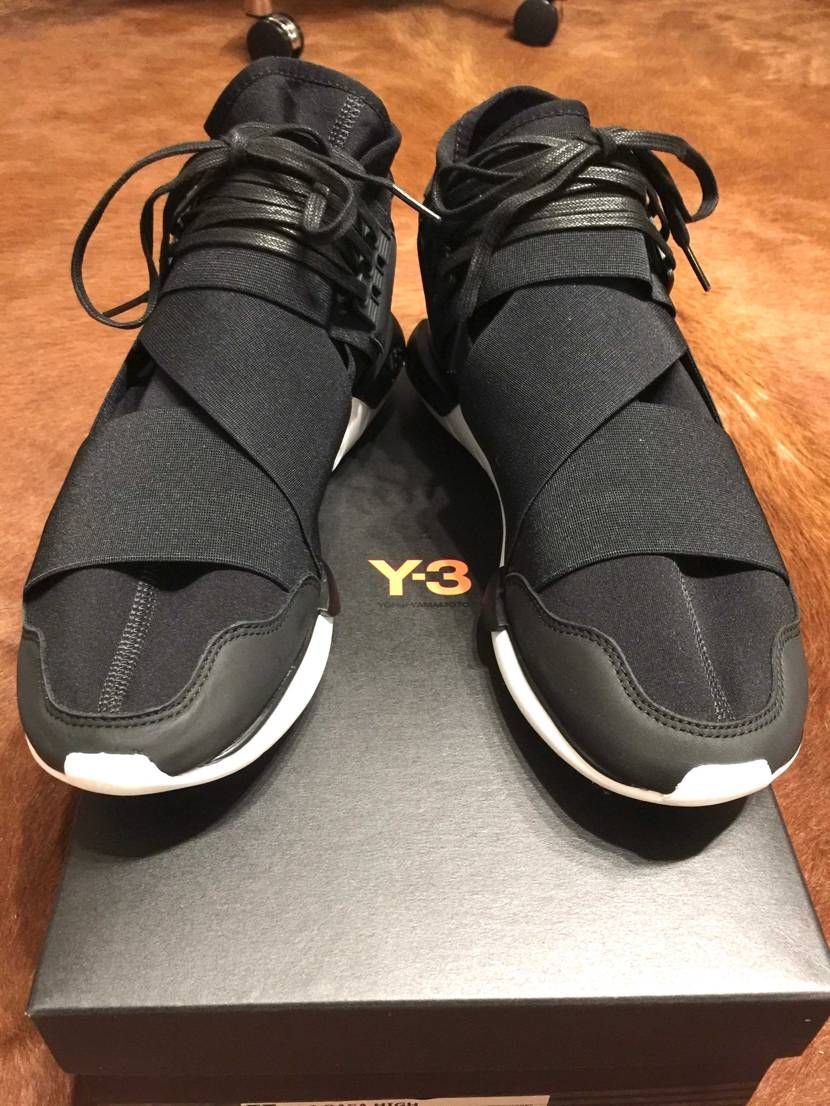 ここではあまり見かけないY-3のカーサハイ😁
今ではこのデザインをパクったノー