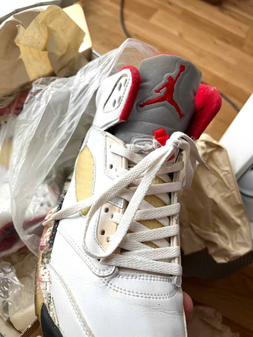 久しぶりに引っ張り出した2000年ごろ復刻のAJ5！
予想はしてたけど持ち上げ