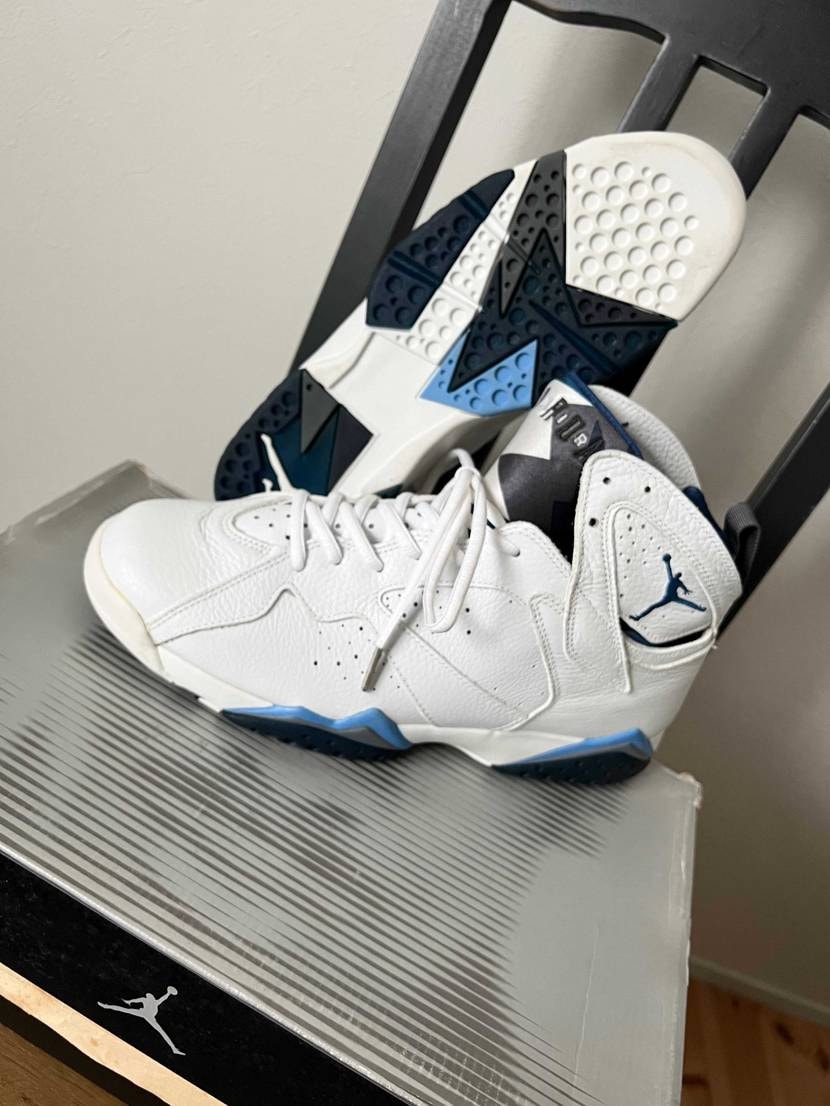 AJ7は横からのアングルは抜群に好きなんだけど、真正面からの