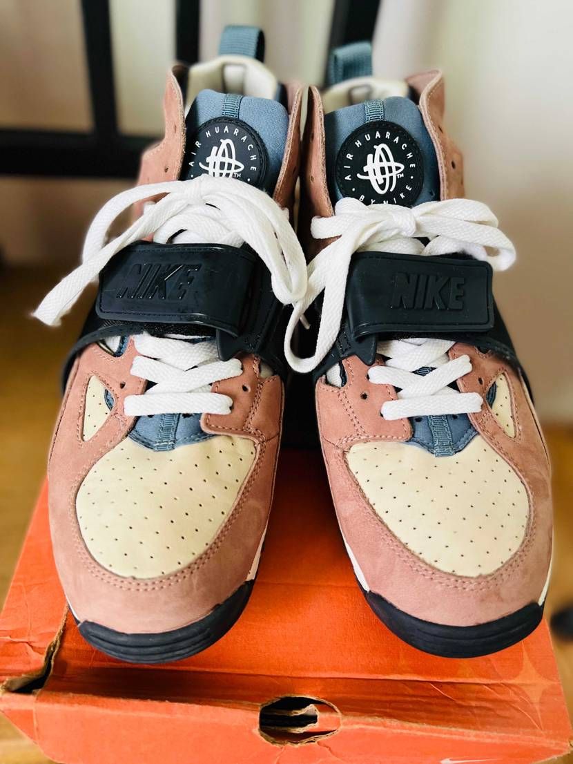 エアトレーナーハラチのエスケープ😆
配色が好きな一足。
普通のハラチの方は復