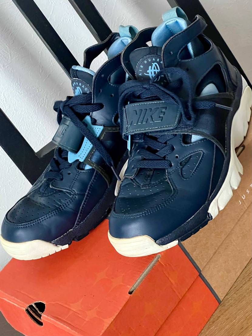 日本未発売のトレーナーハラチ😄
日本向けじゃないから、ベルクロストラップが短く