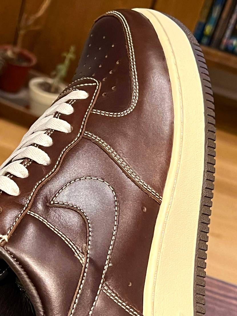 今日の愛でスニーカーはAF1プレミアム😄
これは革を撫でてるだけで幸せになれる