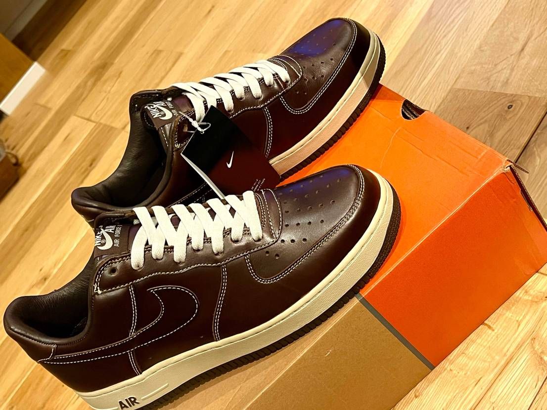 今日の愛でスニーカーはAF1プレミアム😄
これは革を撫でて