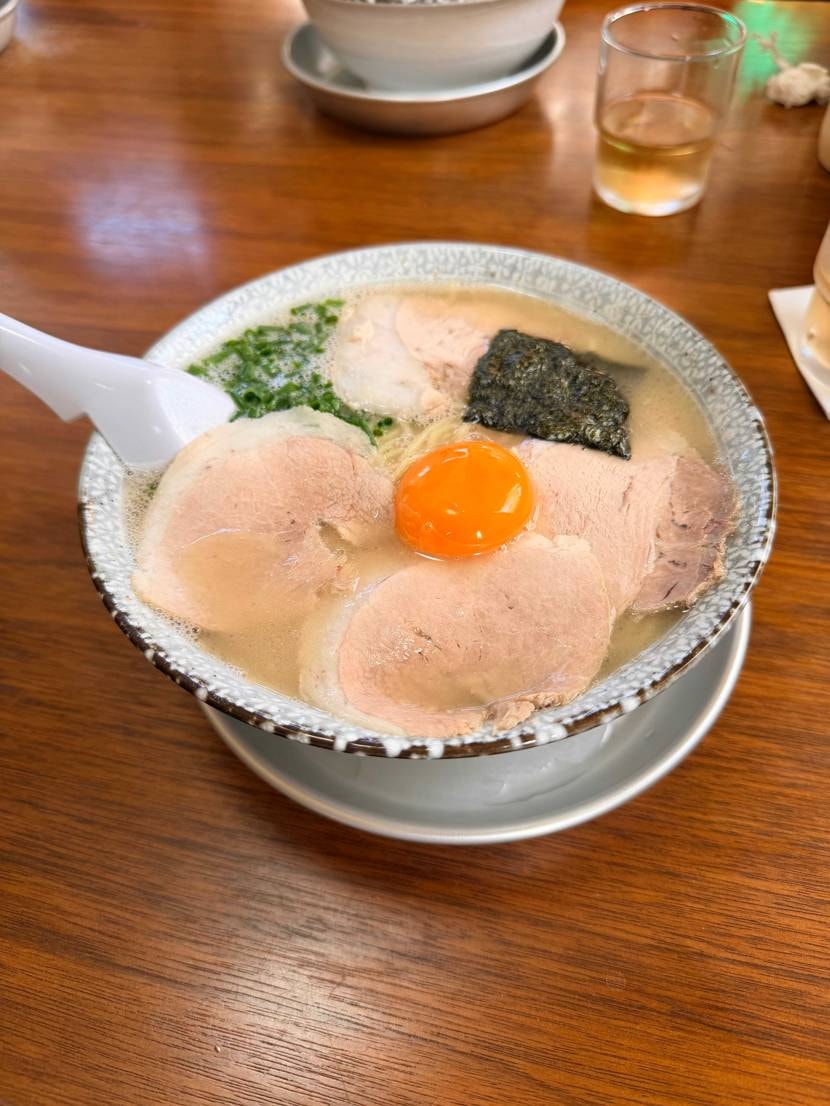 シューレース変更して履きたくなったのでラーメン食べに行きました🤤