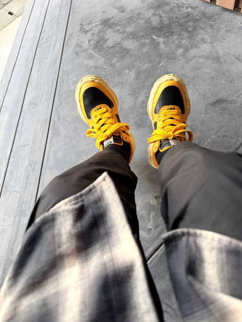 今年最後に履いたのはミハラのスニーカーでした！
新年一発目は何履こうかな〜