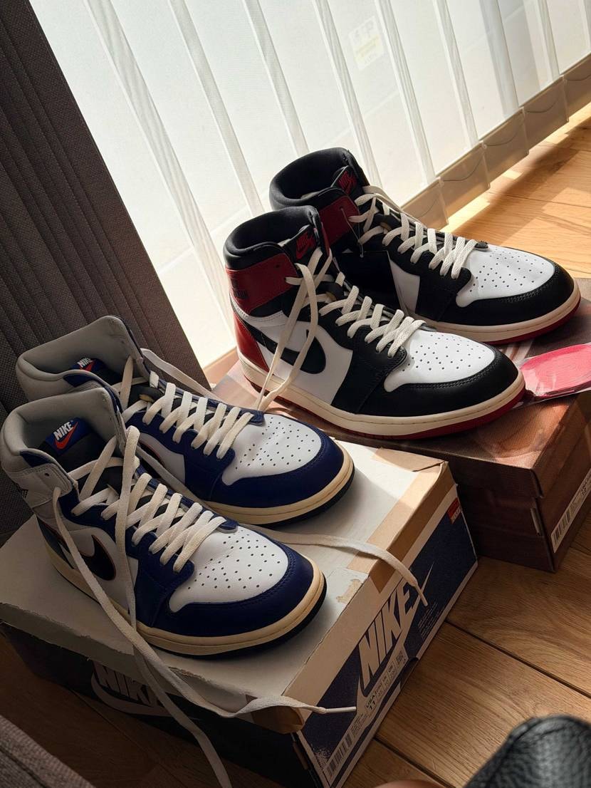 なんだかんだ言ってもAJ1 はカッコいいね😄
子供が成長して靴くれと言ってきた