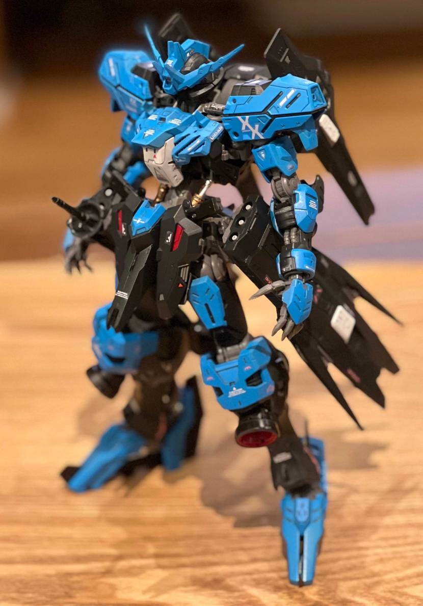 今日は暇だったのでガンプラ作ったり、履けてないスニーカーを眺