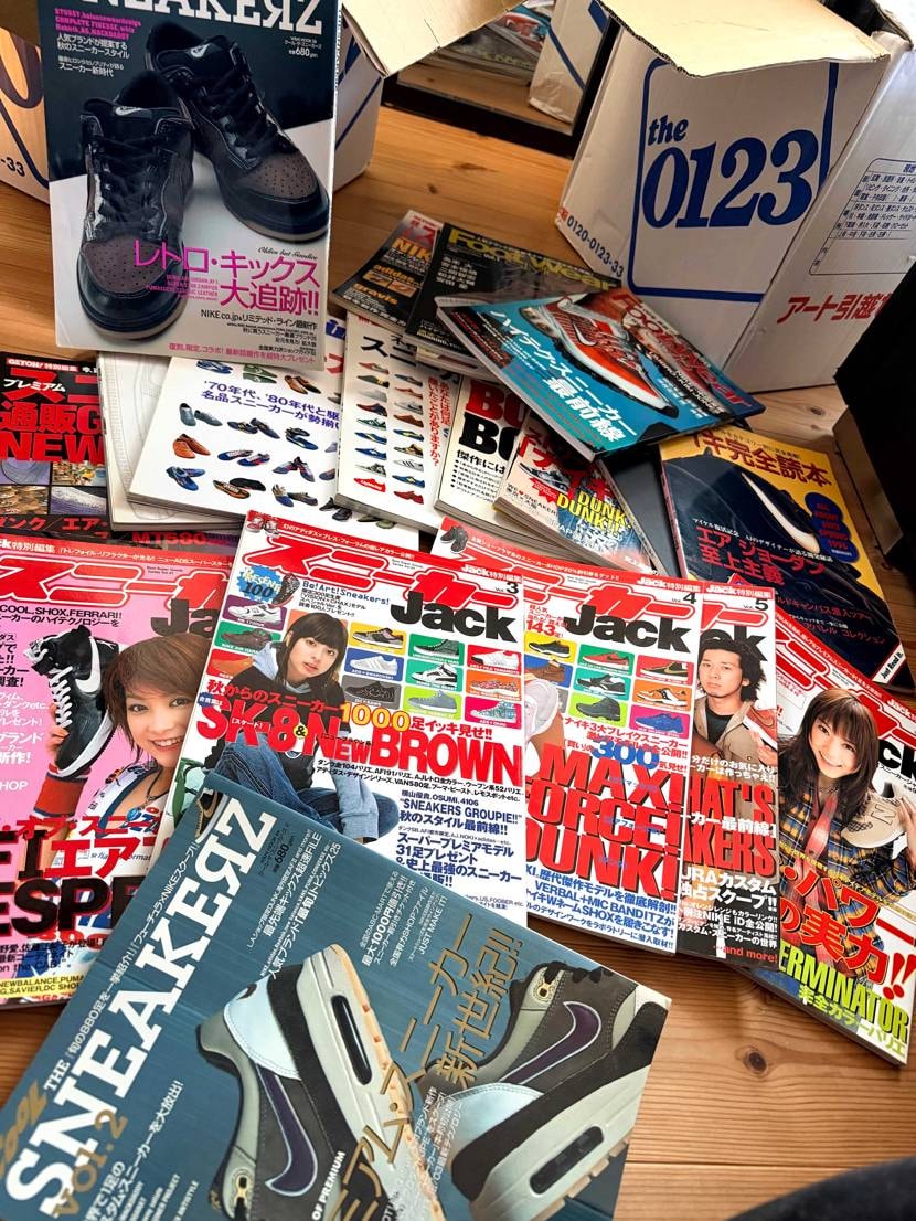 荷物を整理してたらスニーカー本が出てきた😄
