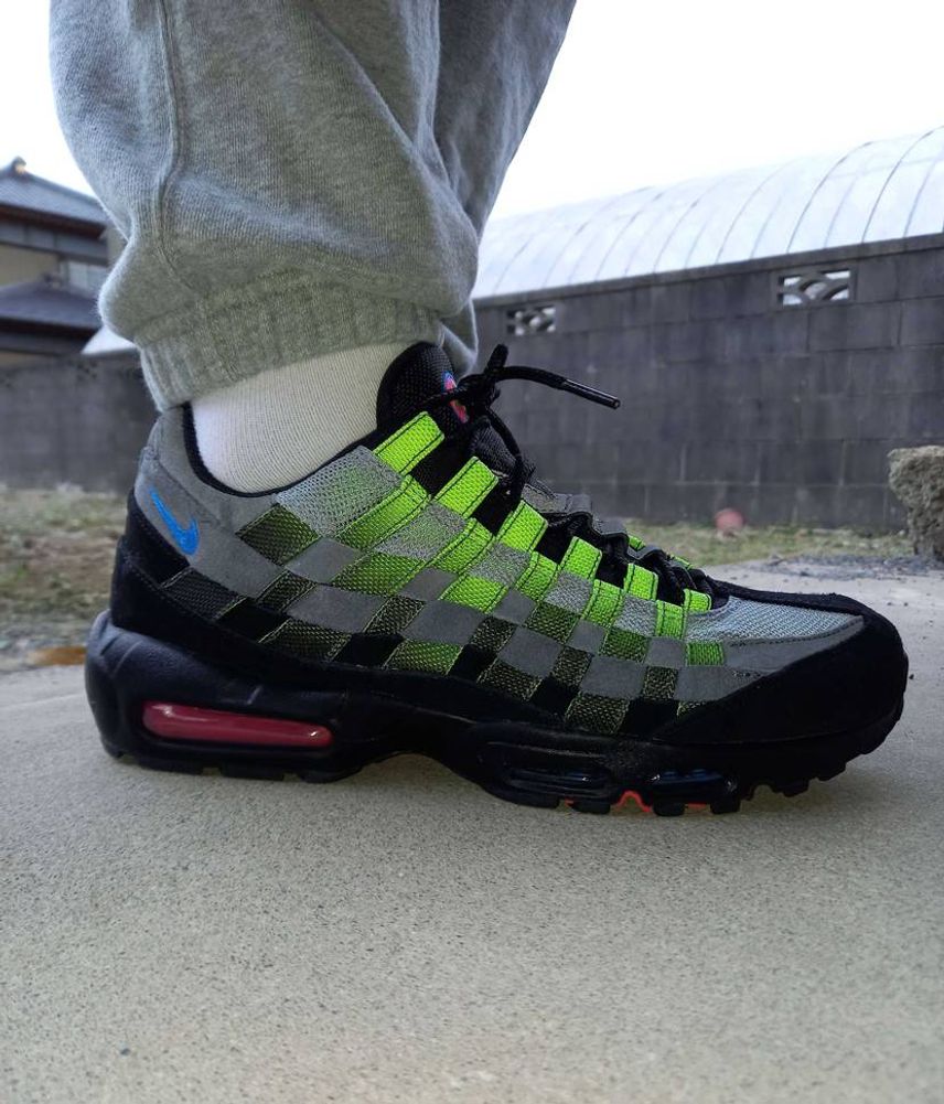 久しぶりにAIR MAX95履いてみました。
来月のNEON YELLOW欲しい