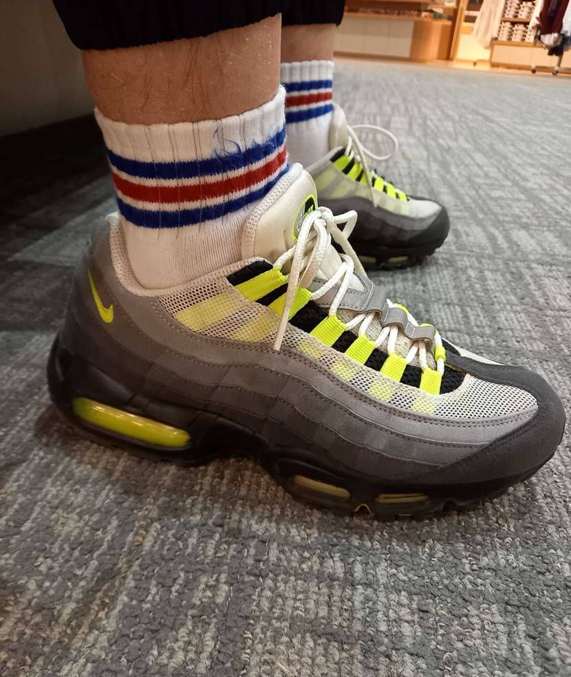 今月MAX95NEONが販売されるとあって、久しぶりに95NEONを履いてみまし