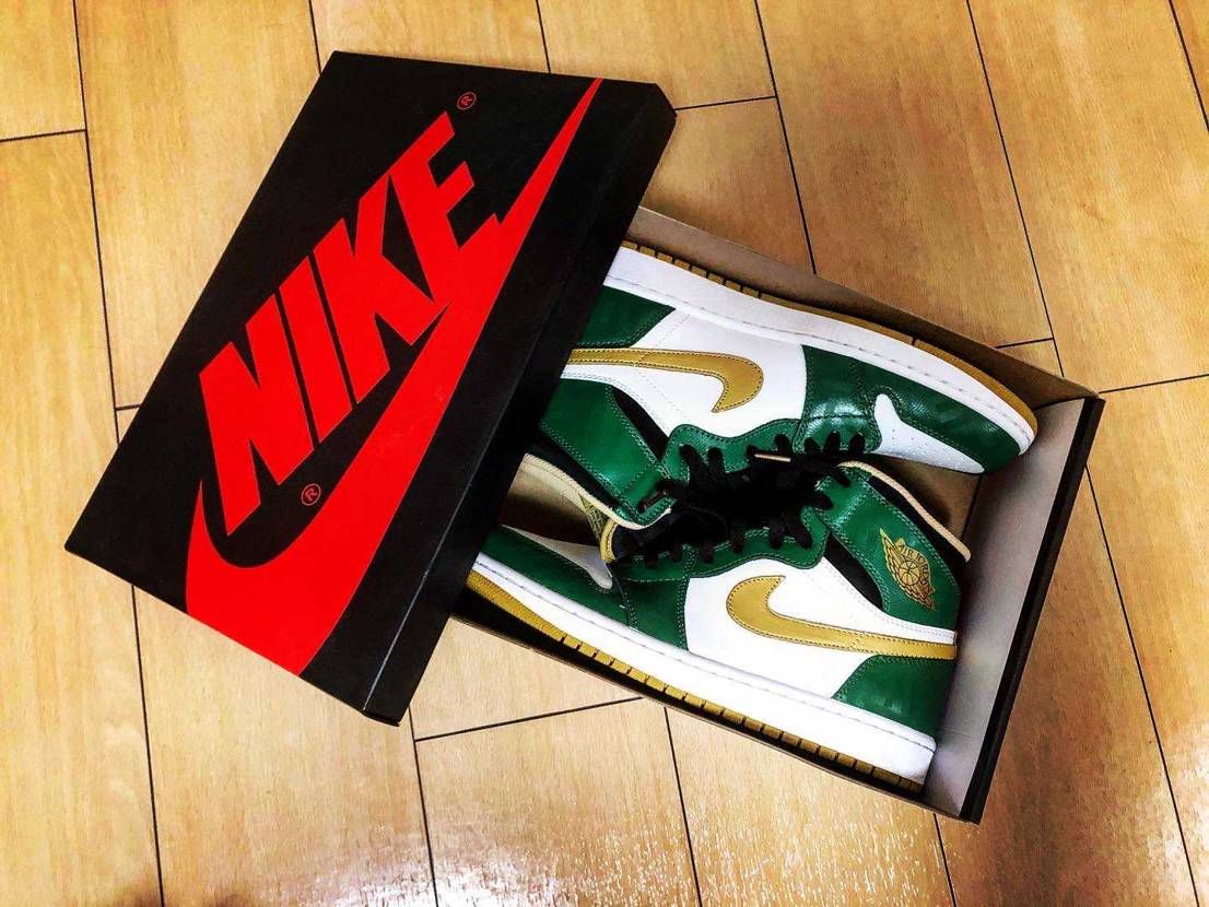 2013年
AIR JORDAN1 R HI OG Ce