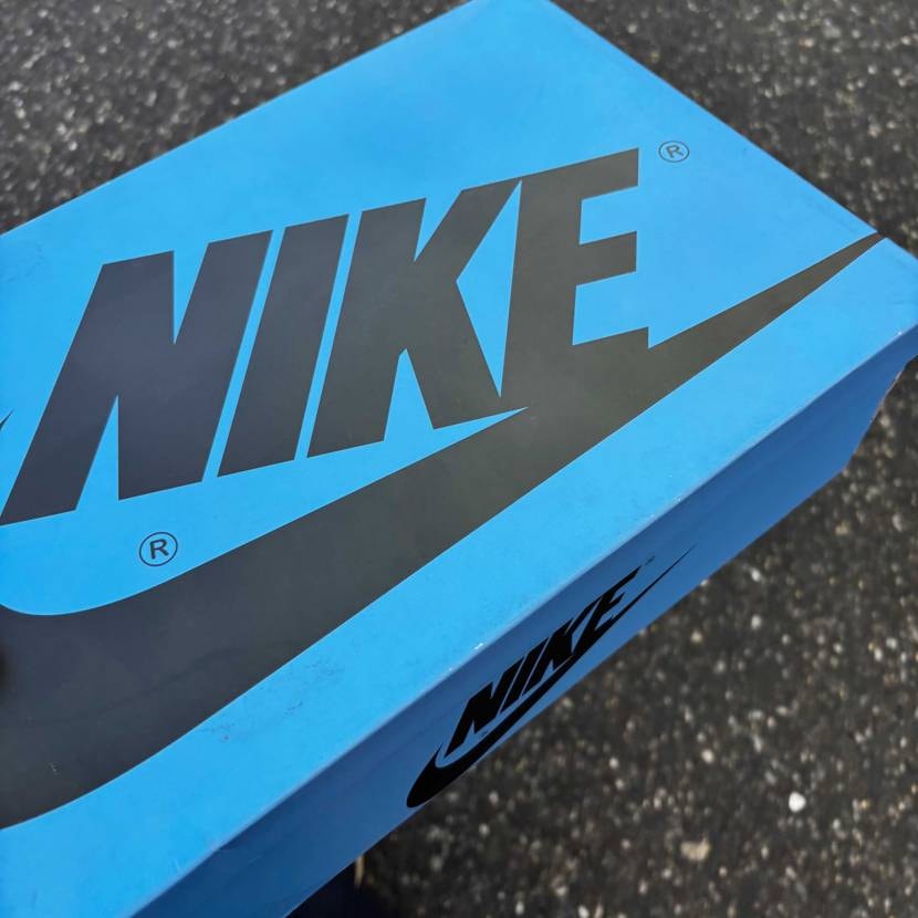 あぁ、もぉ。
最近買いすぎ。#nike #aj1 #スニー