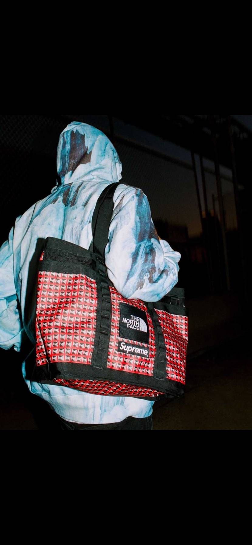 このトートバッグを購入しようと考えてるのですが、使い勝手や、サイズ感はどのような