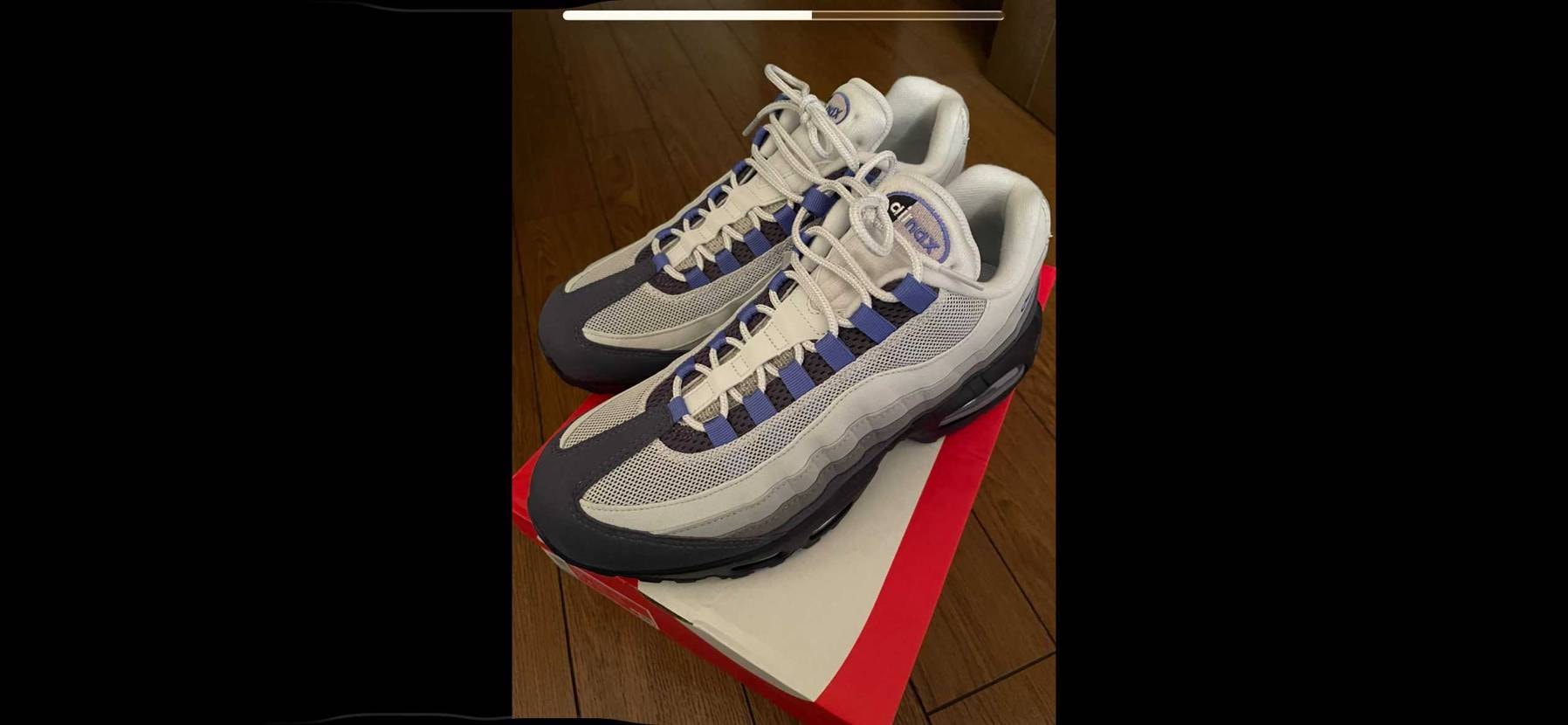 NIKE店舗で購入しました。良い色😊です。