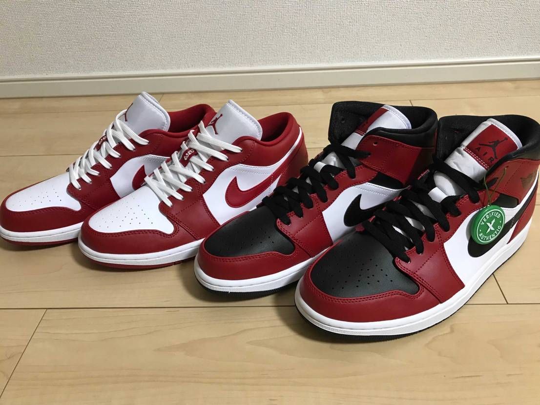AJ1midシカゴも今日届きました！lowと比べると微妙にmidの方が赤が暗めで