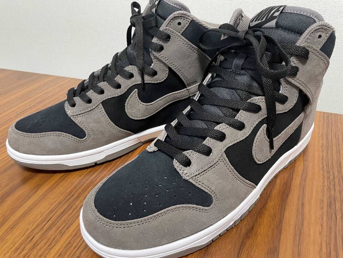 付属の茶色より黒のシューレースにしたら結構渋くなりましたので、こっちで履きます😁