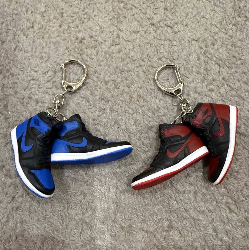 ジョーダン1ガチャで被ったやつはキーホルダーにしました☺️
自己満ですが、なか