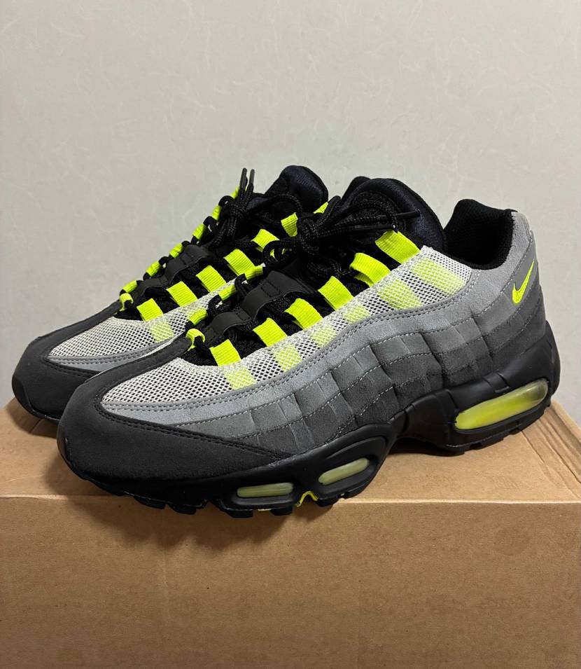 95ネオン で盛り上がっているところ、プロトタイプを出品中です。
他と被りたく