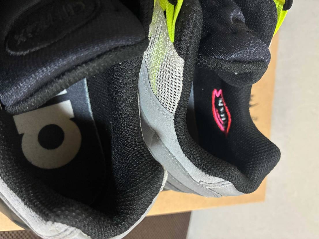 95ネオン で盛り上がっているところ、プロトタイプを出品中で