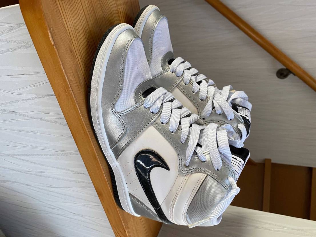 これのモデル名わかる方いらっしゃいますか？？？