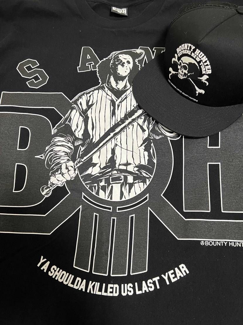 先日のsupremeとバウンティハンターコラボは、狙っていたTシャツやバーシティ